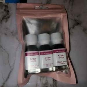 Grape flavoring oils